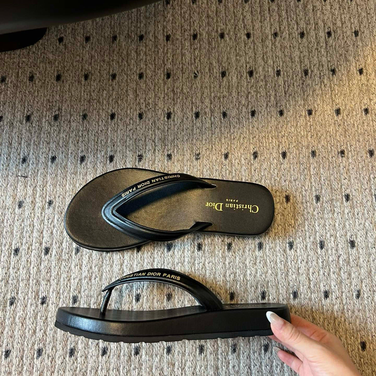 CD THONG SANDAL