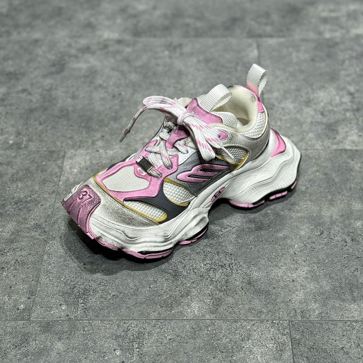 BAL CARGO TRAINERS