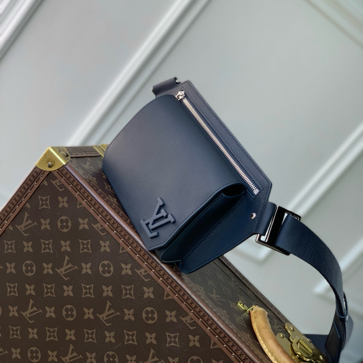 LOU FASTLINE MESSENGER BAG