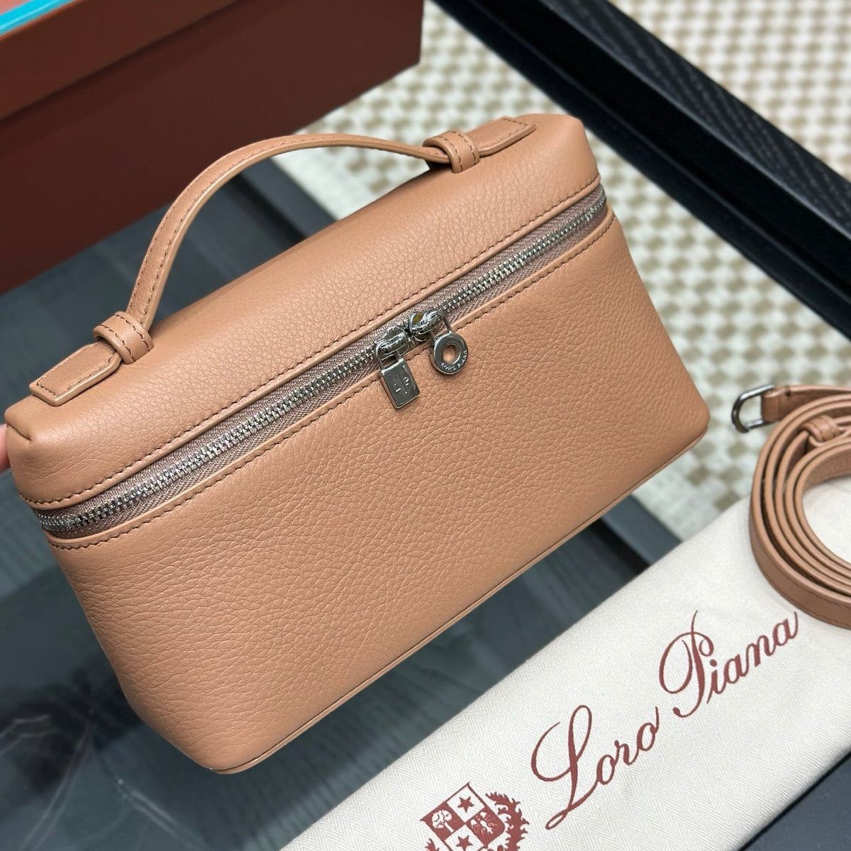 LORO P EXTRA POCKET L19 BAG