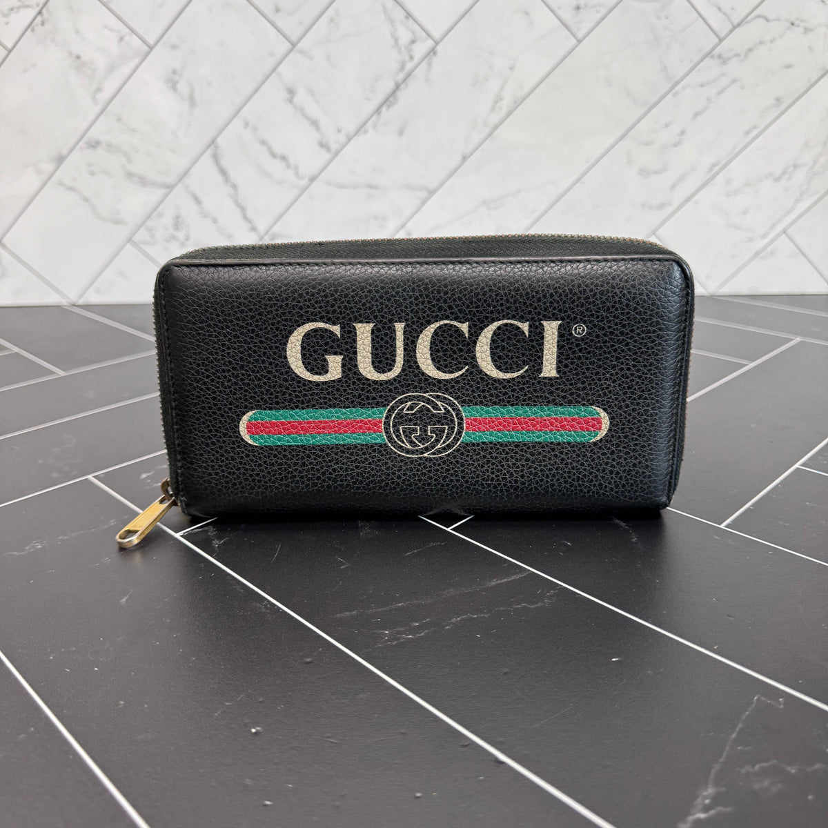 Gucci Black Leather Logo Zippy Wallet