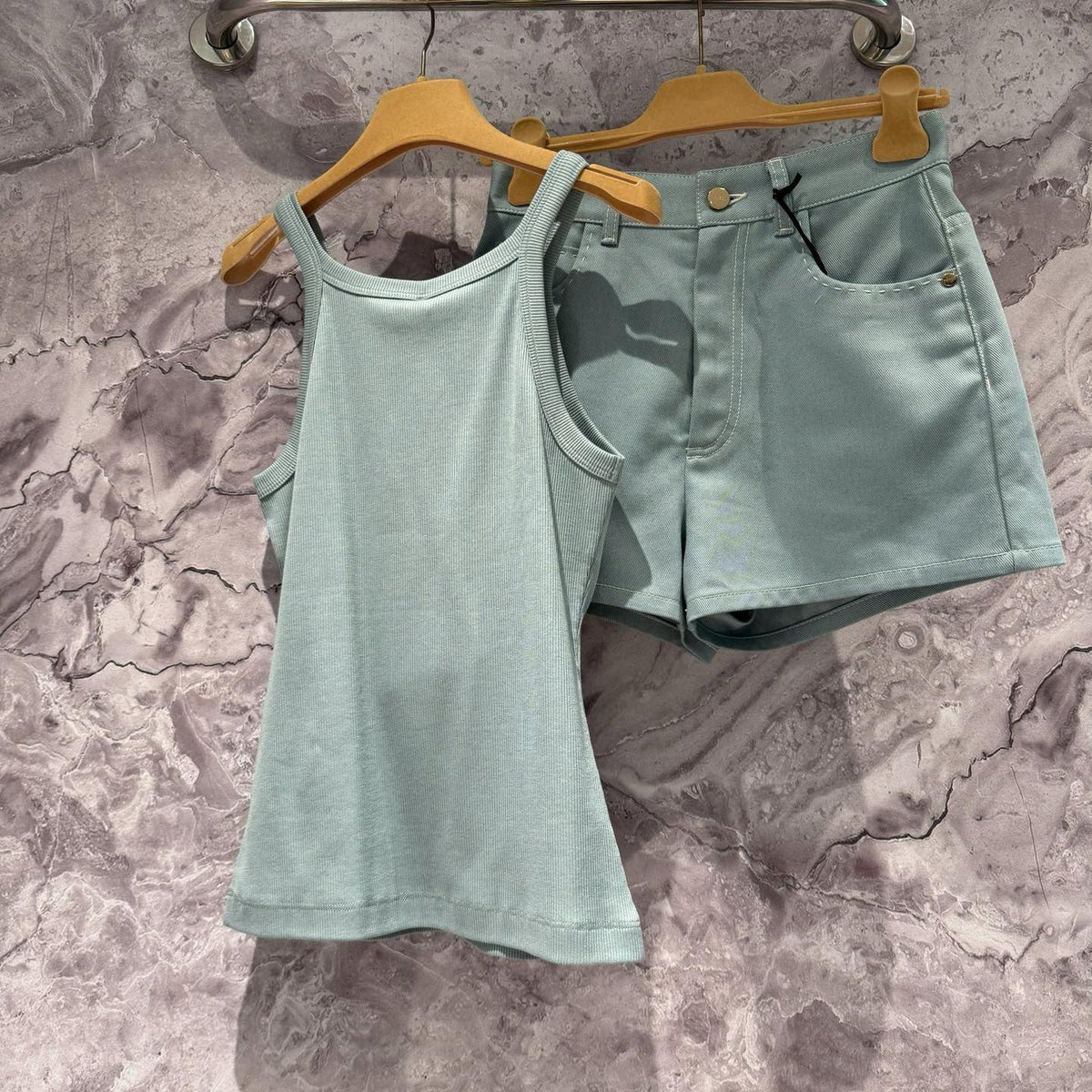 FEN TANK TOP
