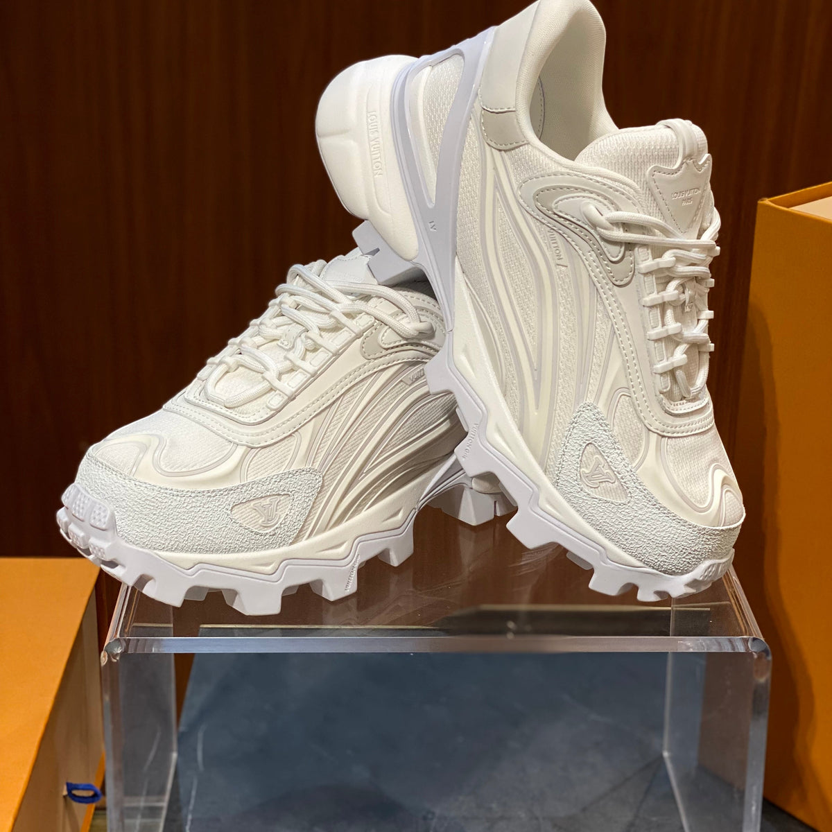 LOU SUMMIT SNEAKERS