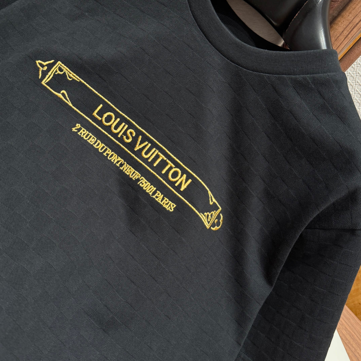 LOU T-SHIRT