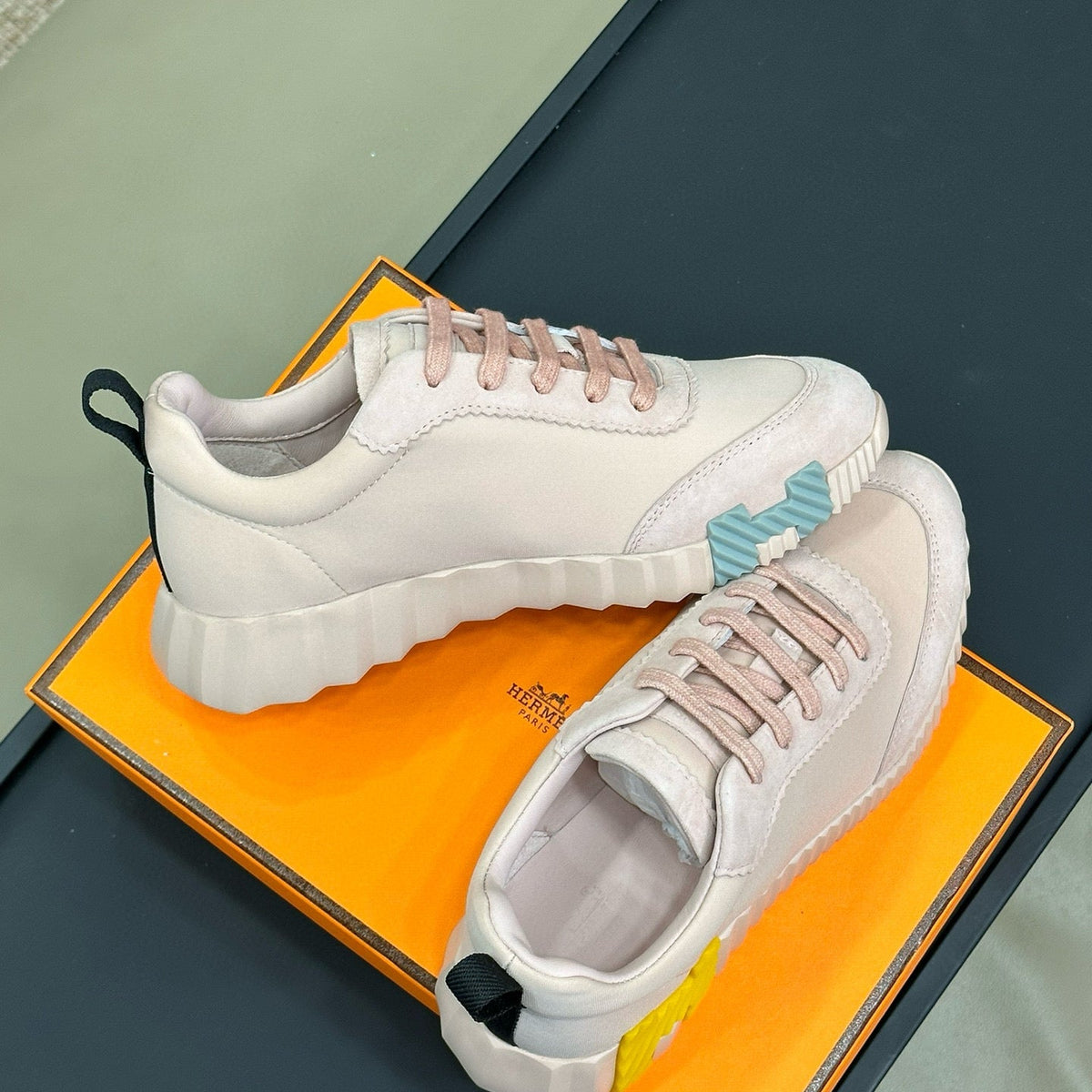 HERM BOUNCING SNEAKER