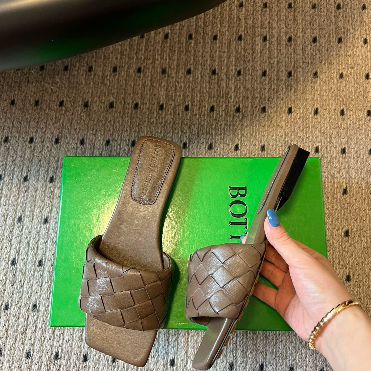 BOTT V SANDALS