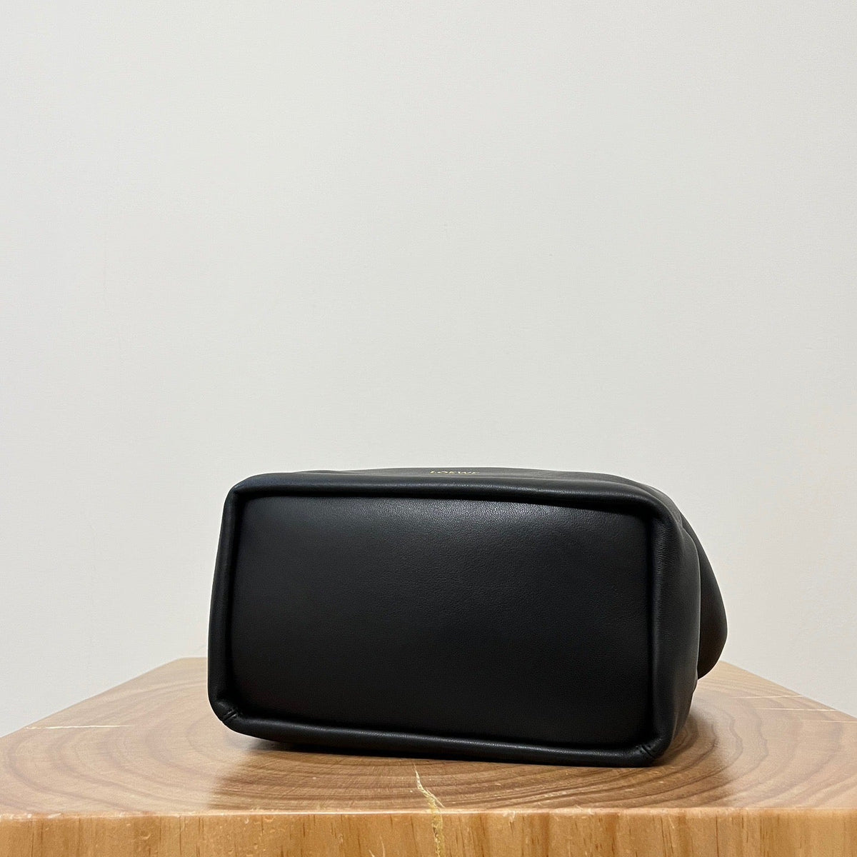 LOEW SMALL SQUEEZE BAG