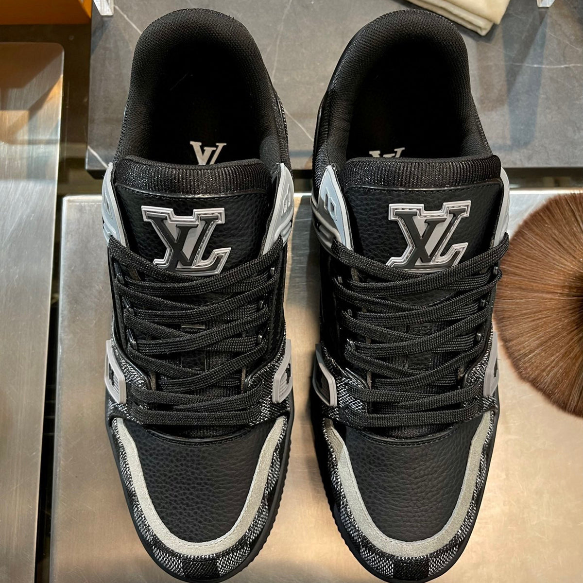 LOU TRAINERS