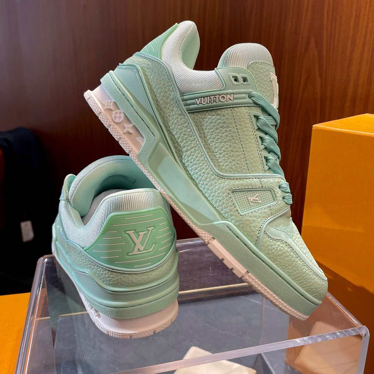 LOU TRAINERS