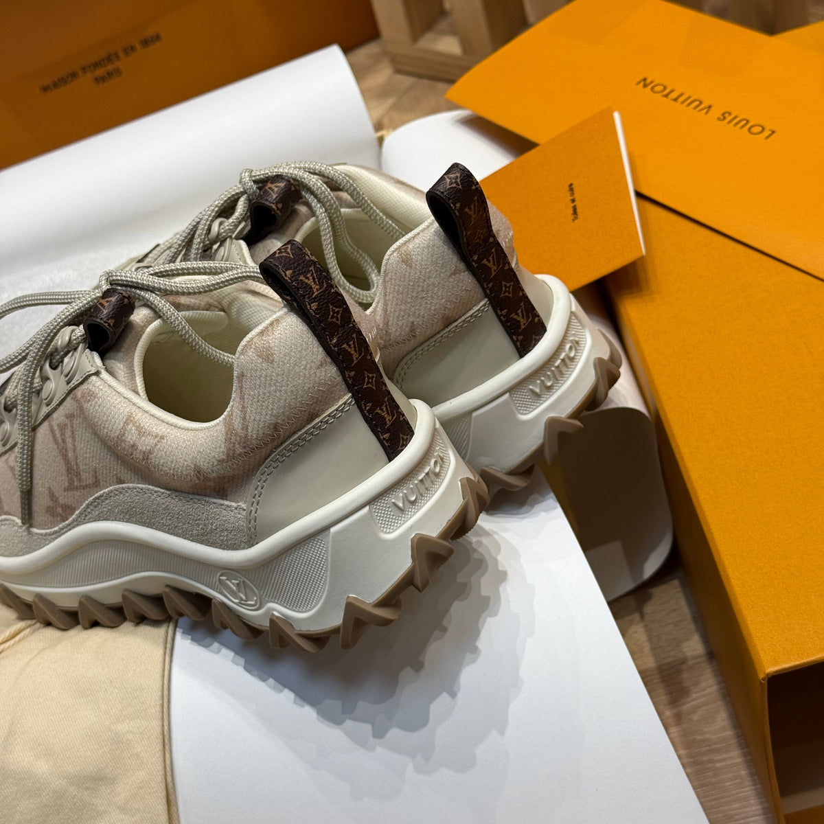 LOU RUSH XPLORER SNEAKERS