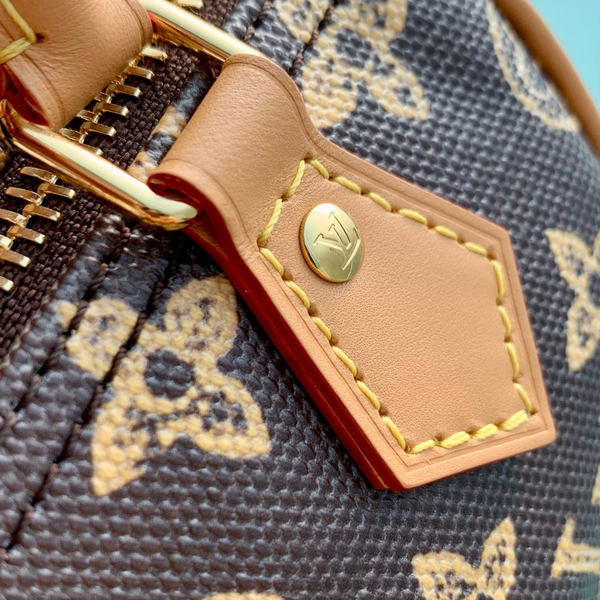 LOU NANO SPEEDY BAG