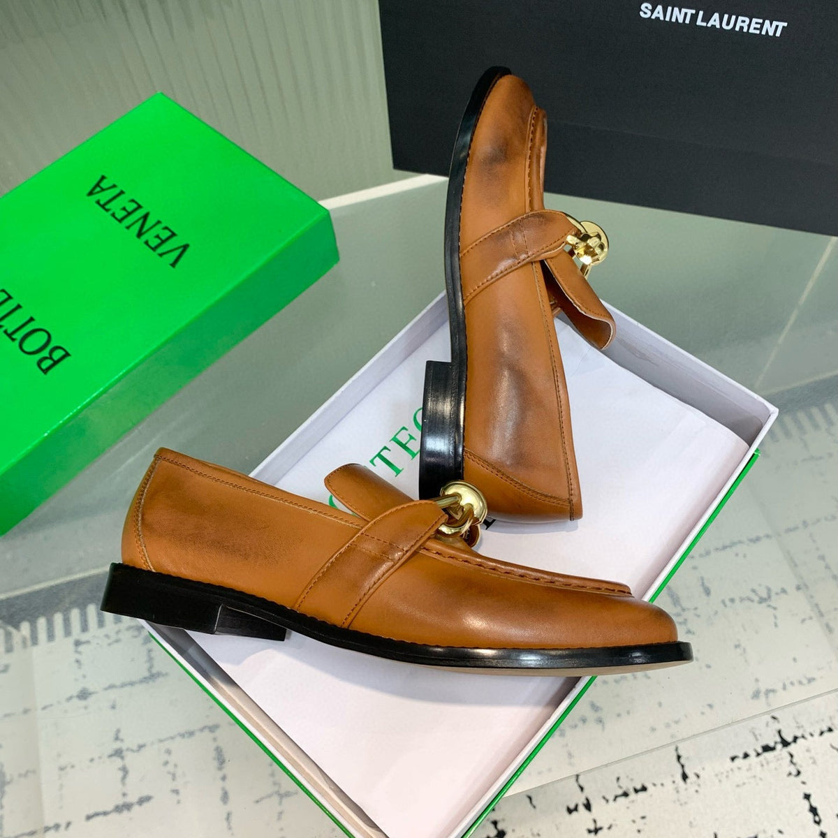 BOTT LOAFERS