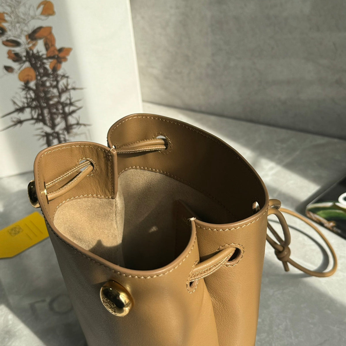 LOEW PEBBLE POUCH