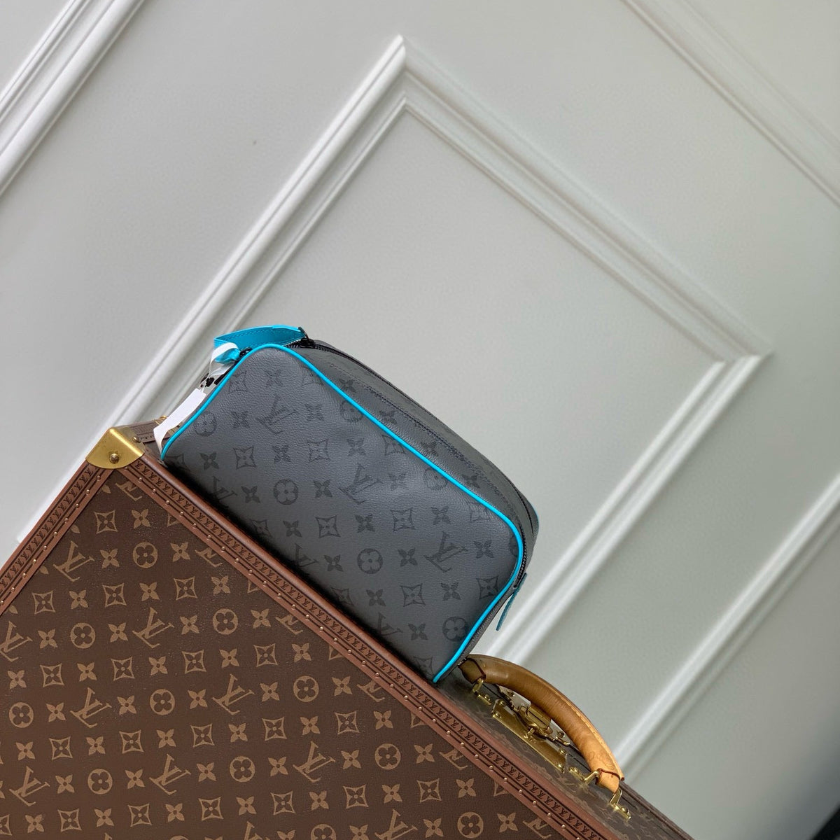 LOU TOILETRY BAG