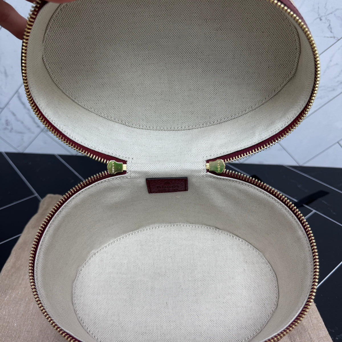 BRAND NEW- Gucci Jumbo GG Straw “The Hamptons” Top Handle Bag