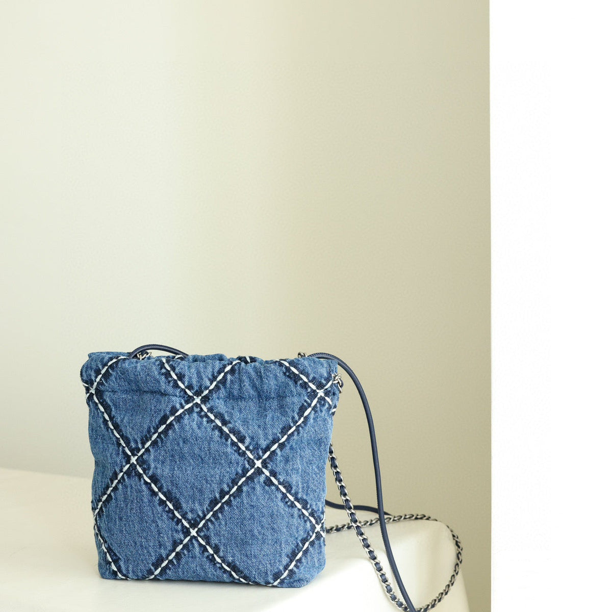 CC 22 MINI HANDBAG