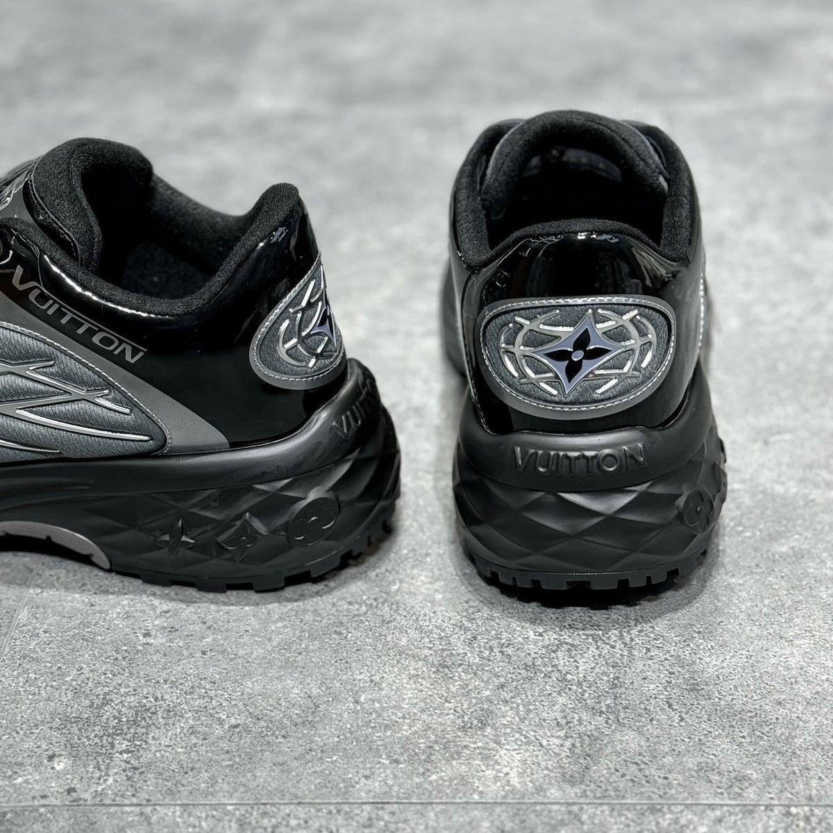 LOU DISCOVERY TRAINERS