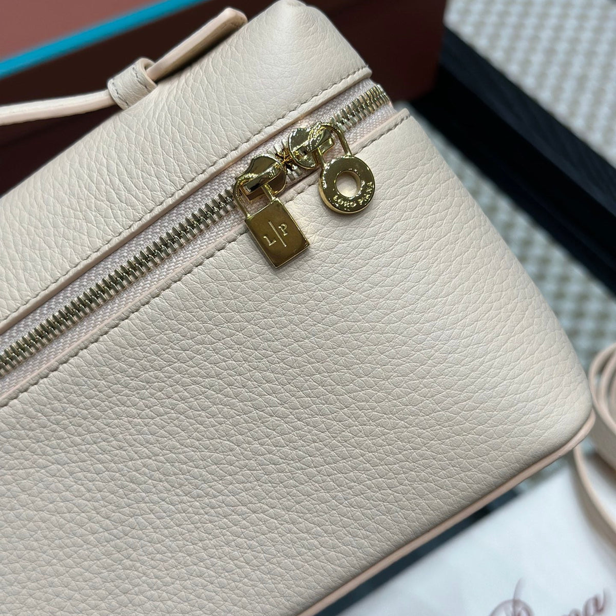 LORO P EXTRA POCKET L19 BAG