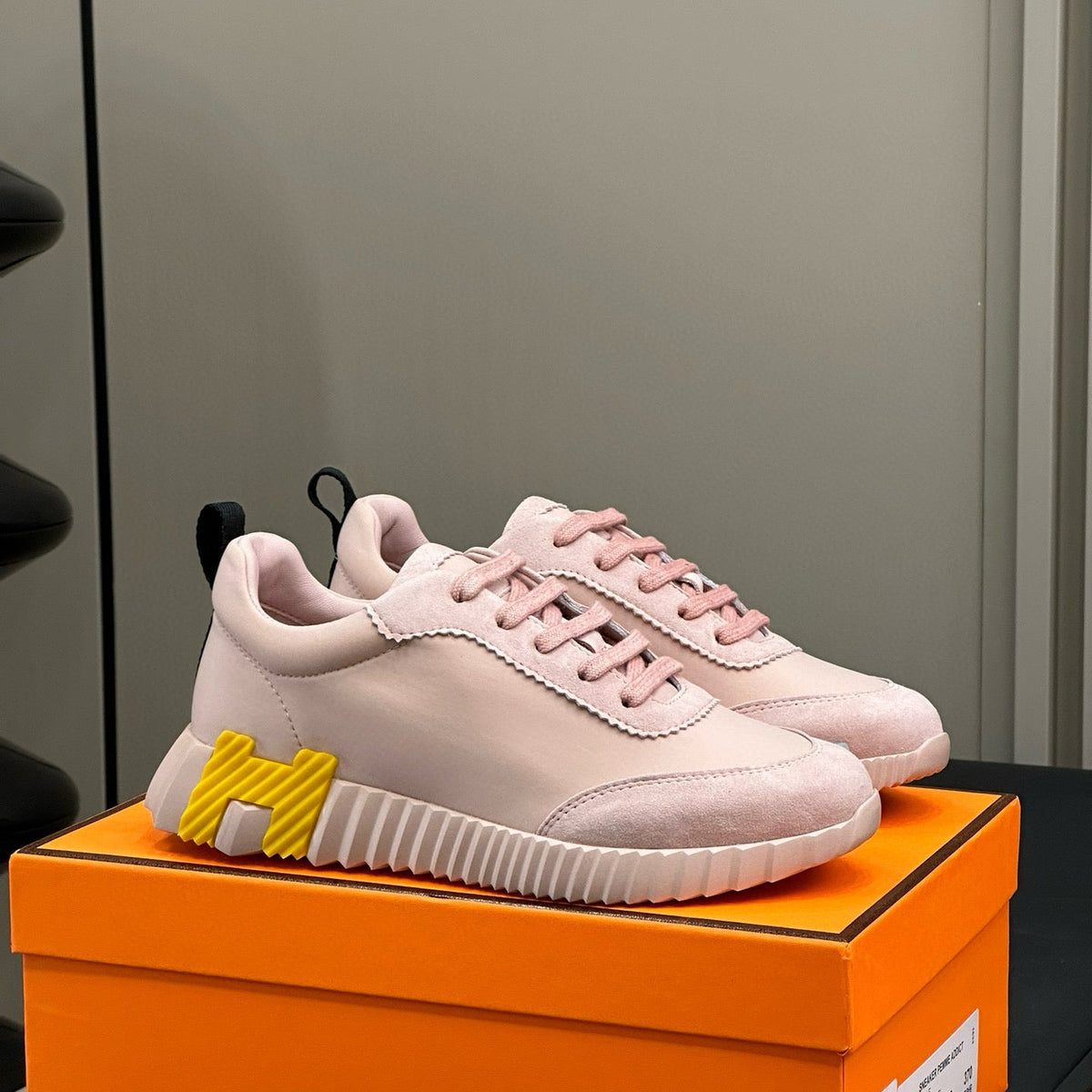HERM BOUNCING SNEAKER