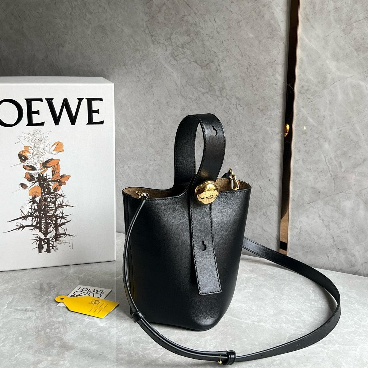 LOEW MINI PEBBLE BUCKET BAG