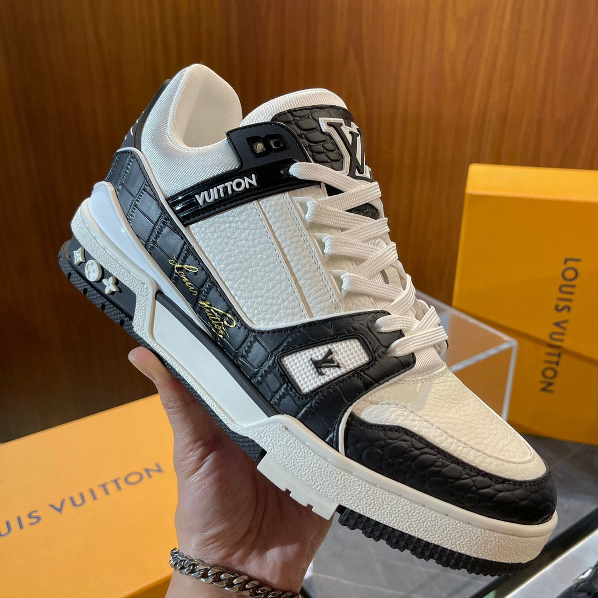 LOU TRAINERS