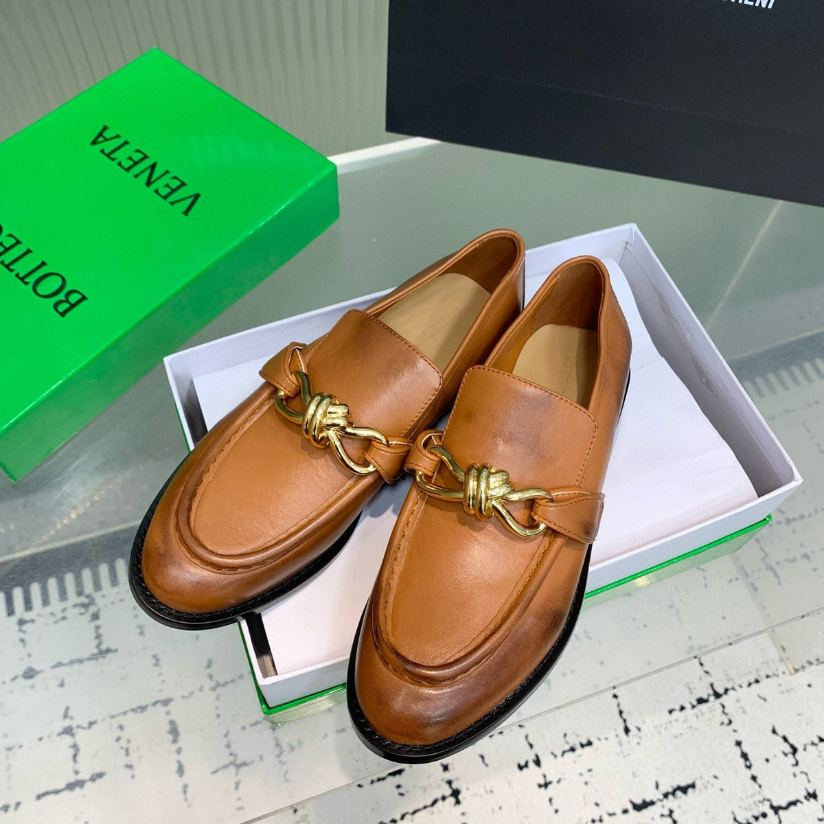 BOTT LOAFERS