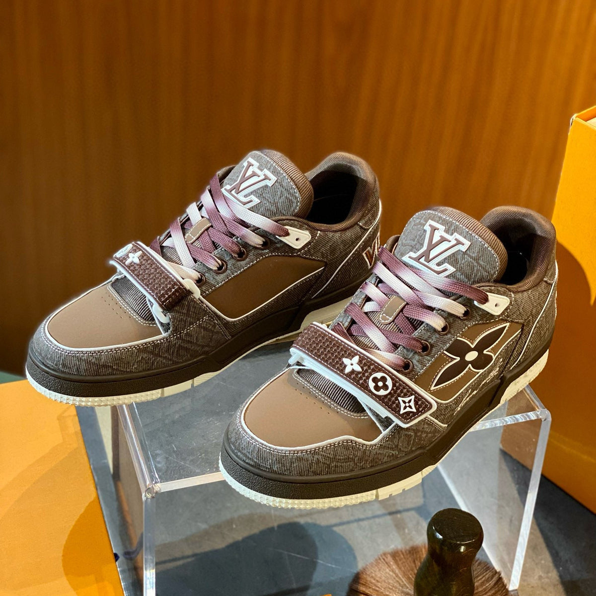 LOU TRAINERS