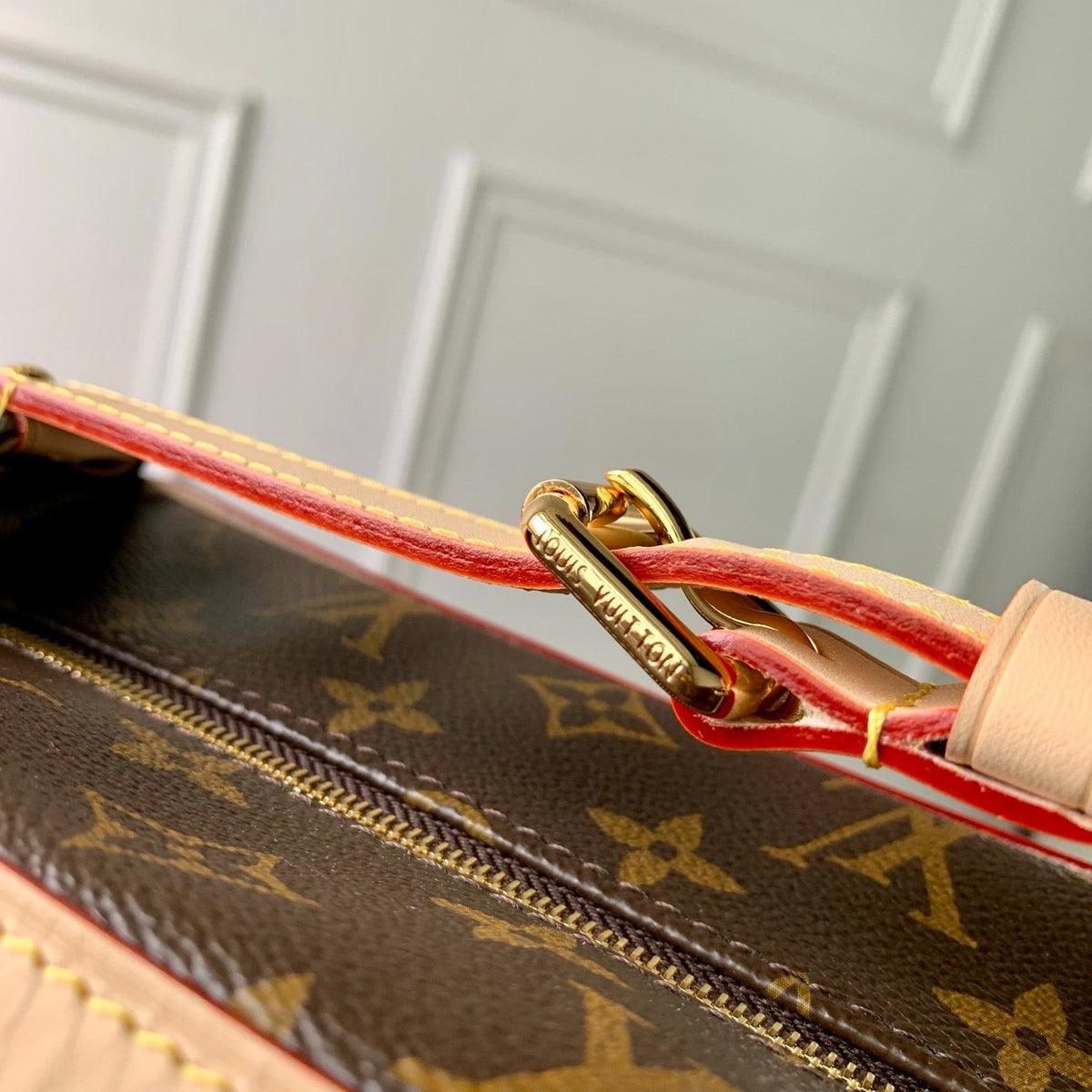 LOU CRUISER TOILETRY BAG