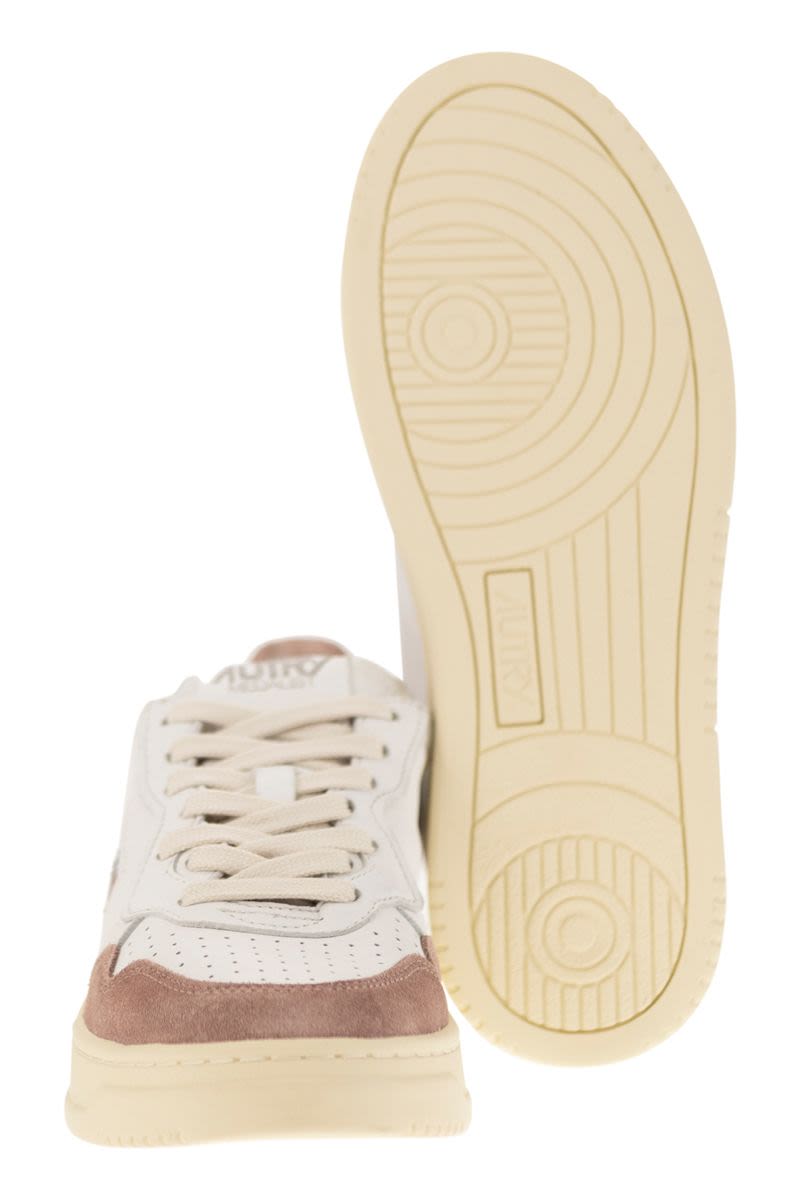 MEDALIST LOW - LEATHER TRAINERS