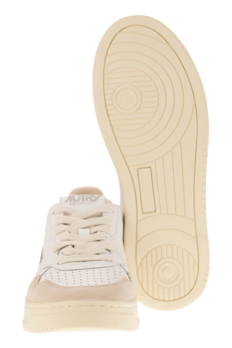 MEDALIST LOW - LEATHER TRAINERS
