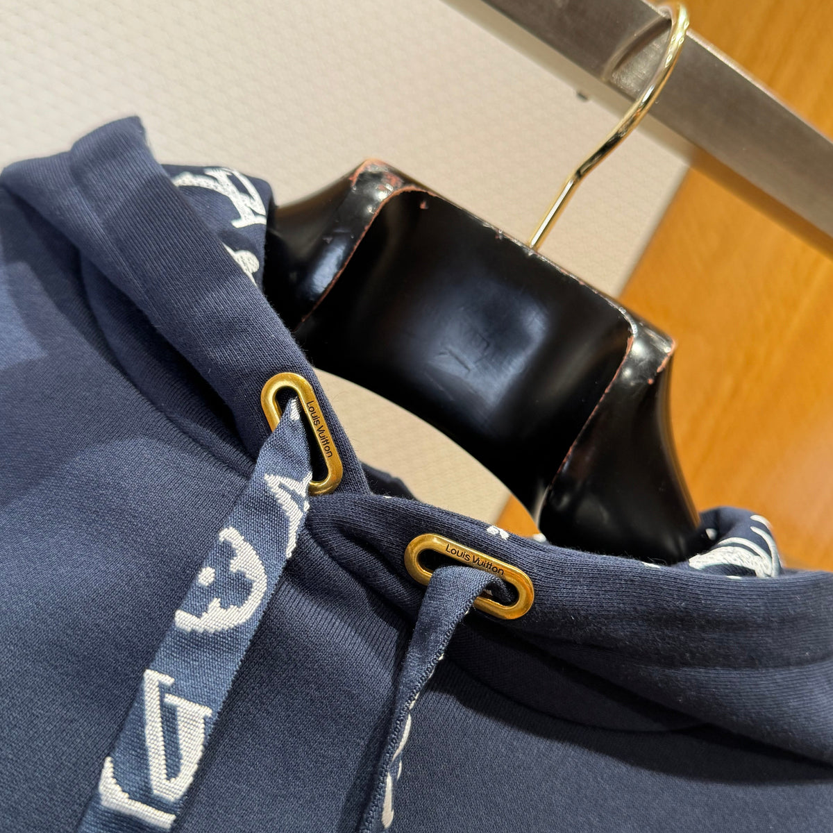 LOU HOODIE