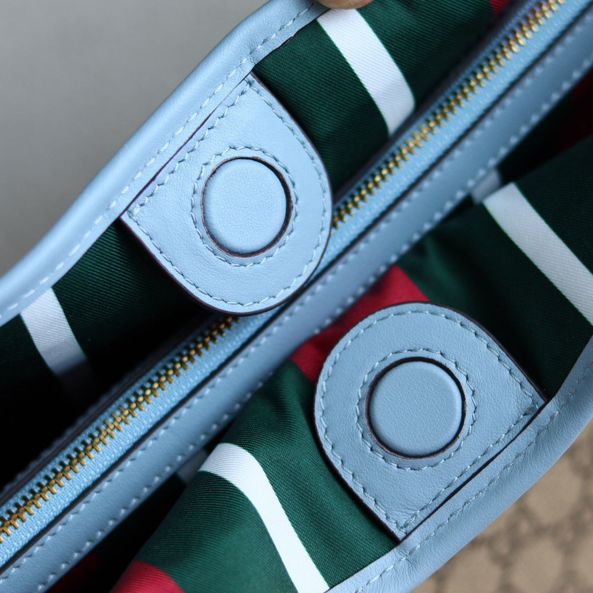 GG EMBLEM MAXI TOTE BAG