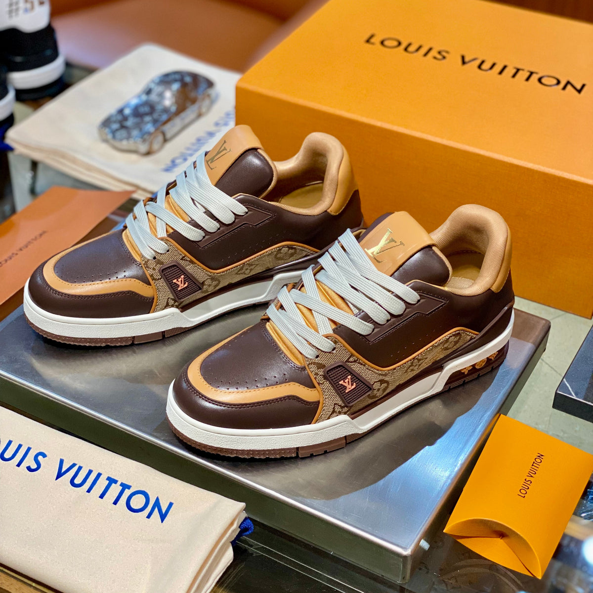 LOU TRAINERS