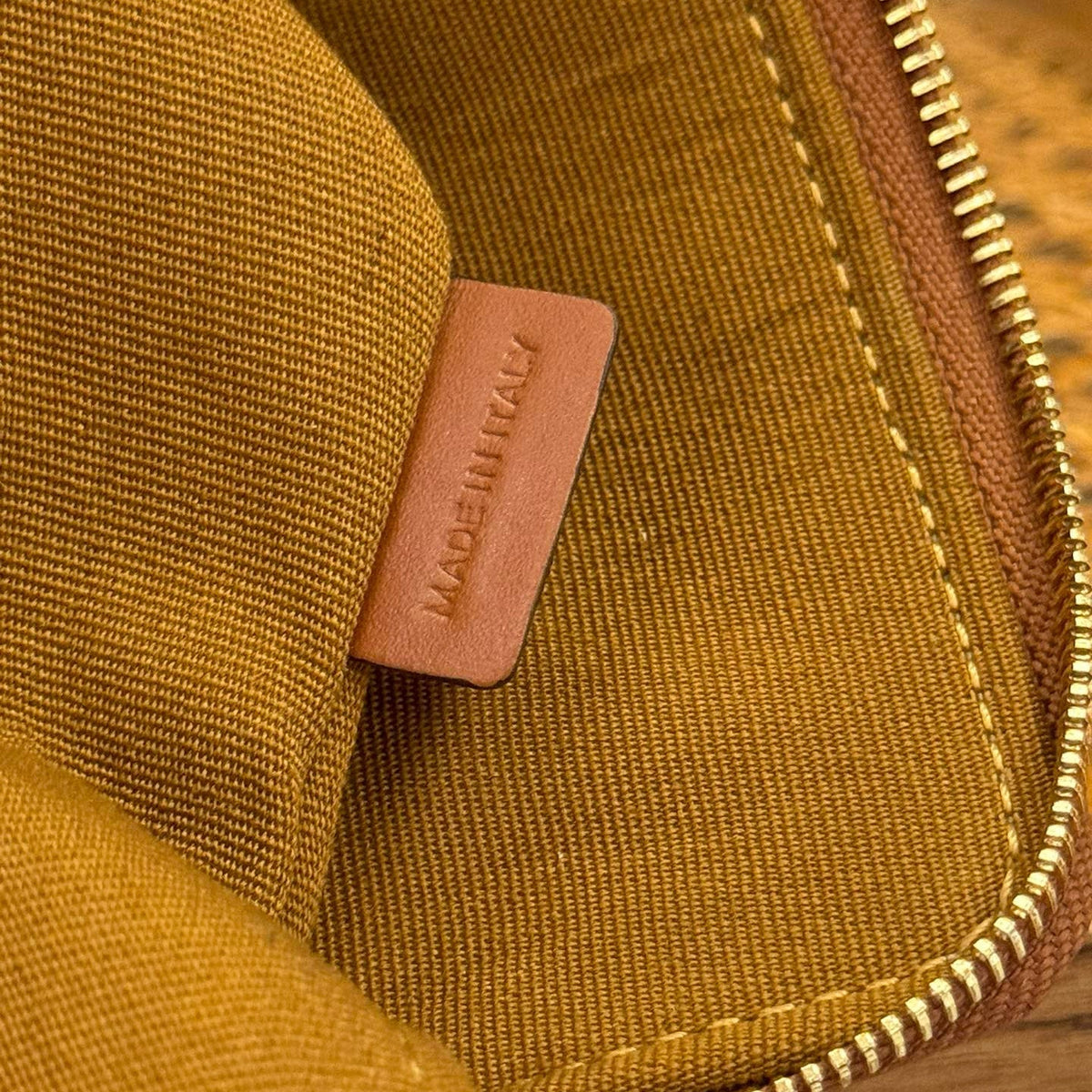 CEL SMALL POUCH WITH STRAP