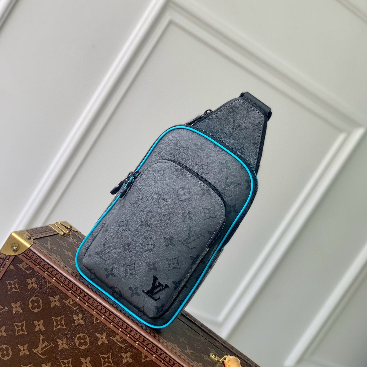 LOU AVENUE PM SLING BAG