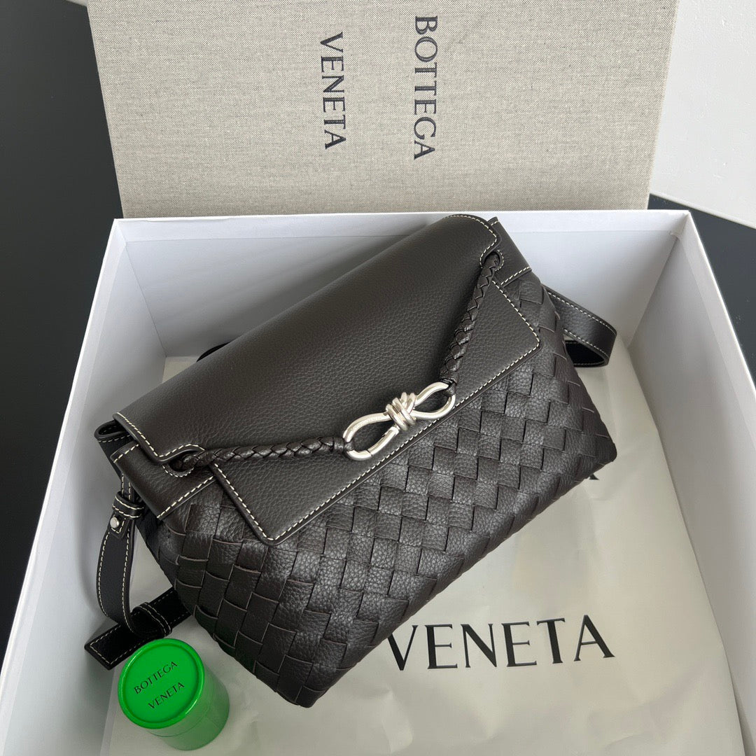 BOTT V SMALL ANDIAMO MESSENGER BAG