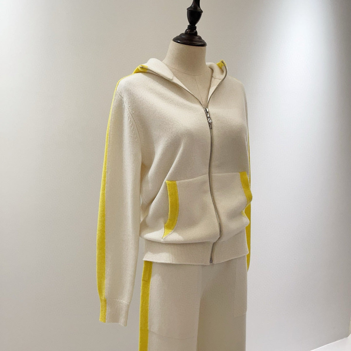 CC ZIP HOODIE