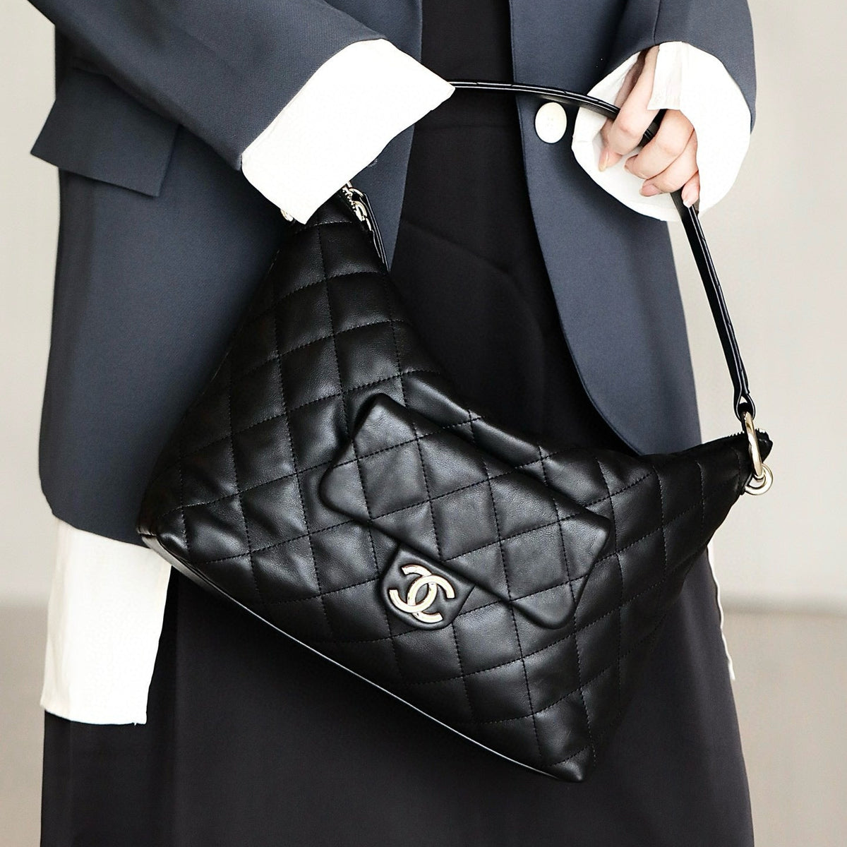 CC 23B HOBO BAG