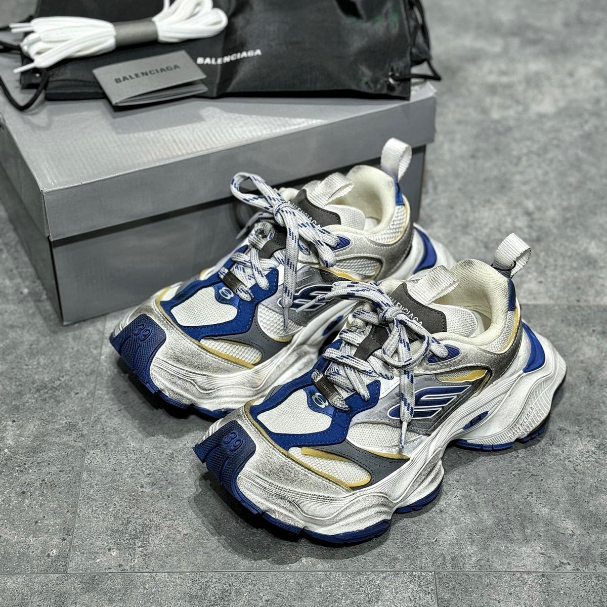 BAL CARGO TRAINERS