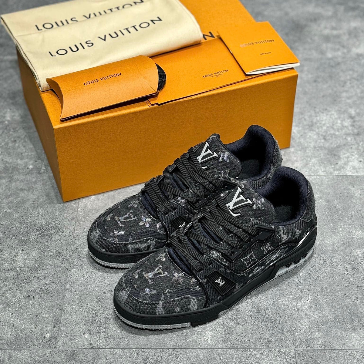 LOU TRAINERS