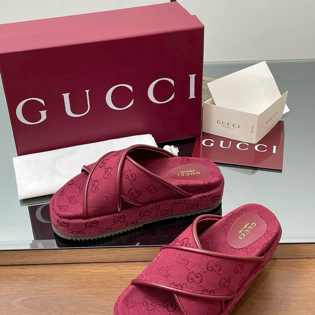 GG SANDALS