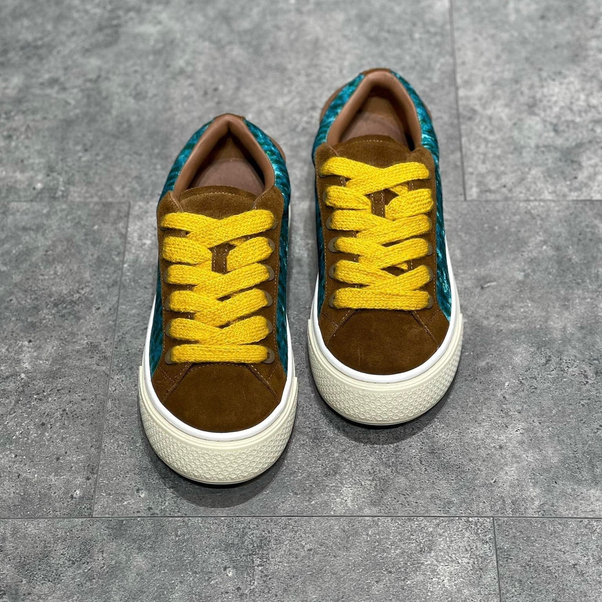 CD B33 SNEAKER
