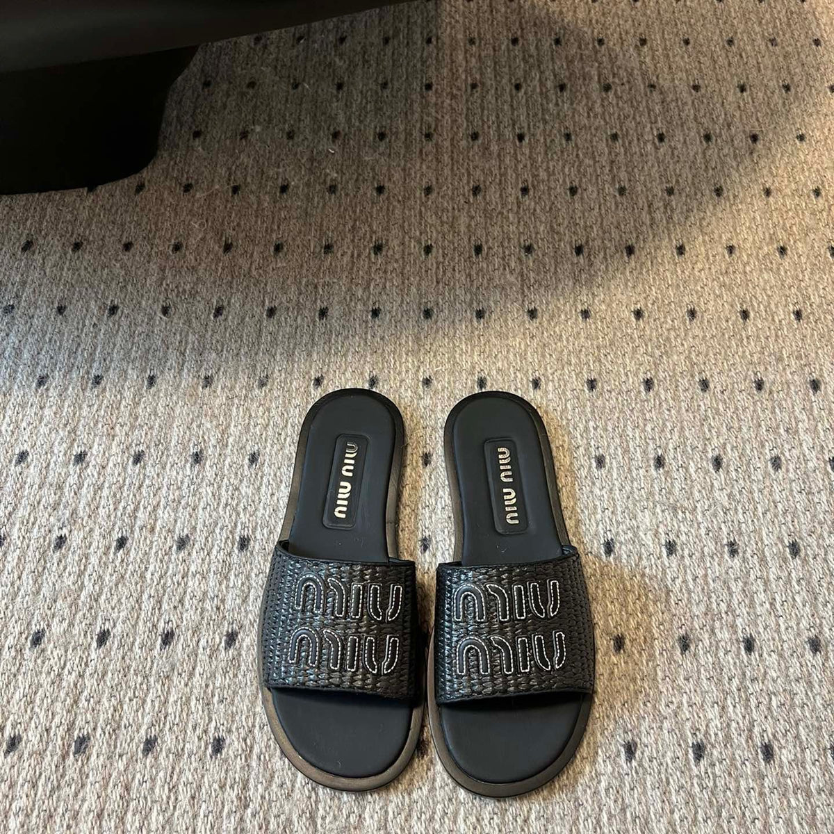 MIU M SLIDES