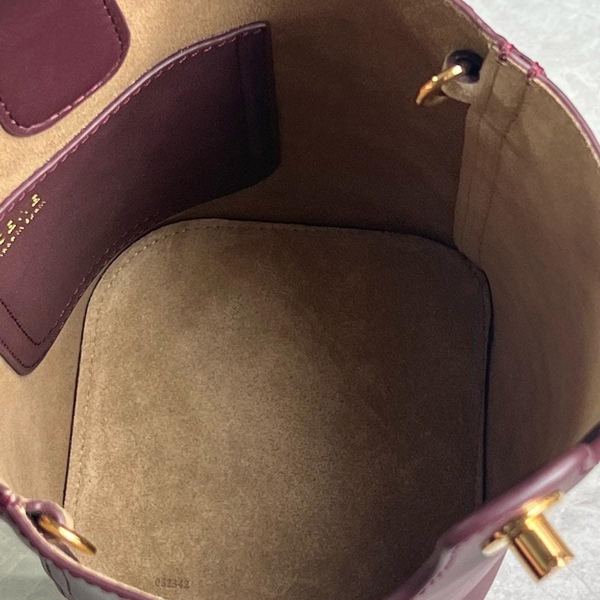 LOEW MINI PEBBLE BUCKET BAG