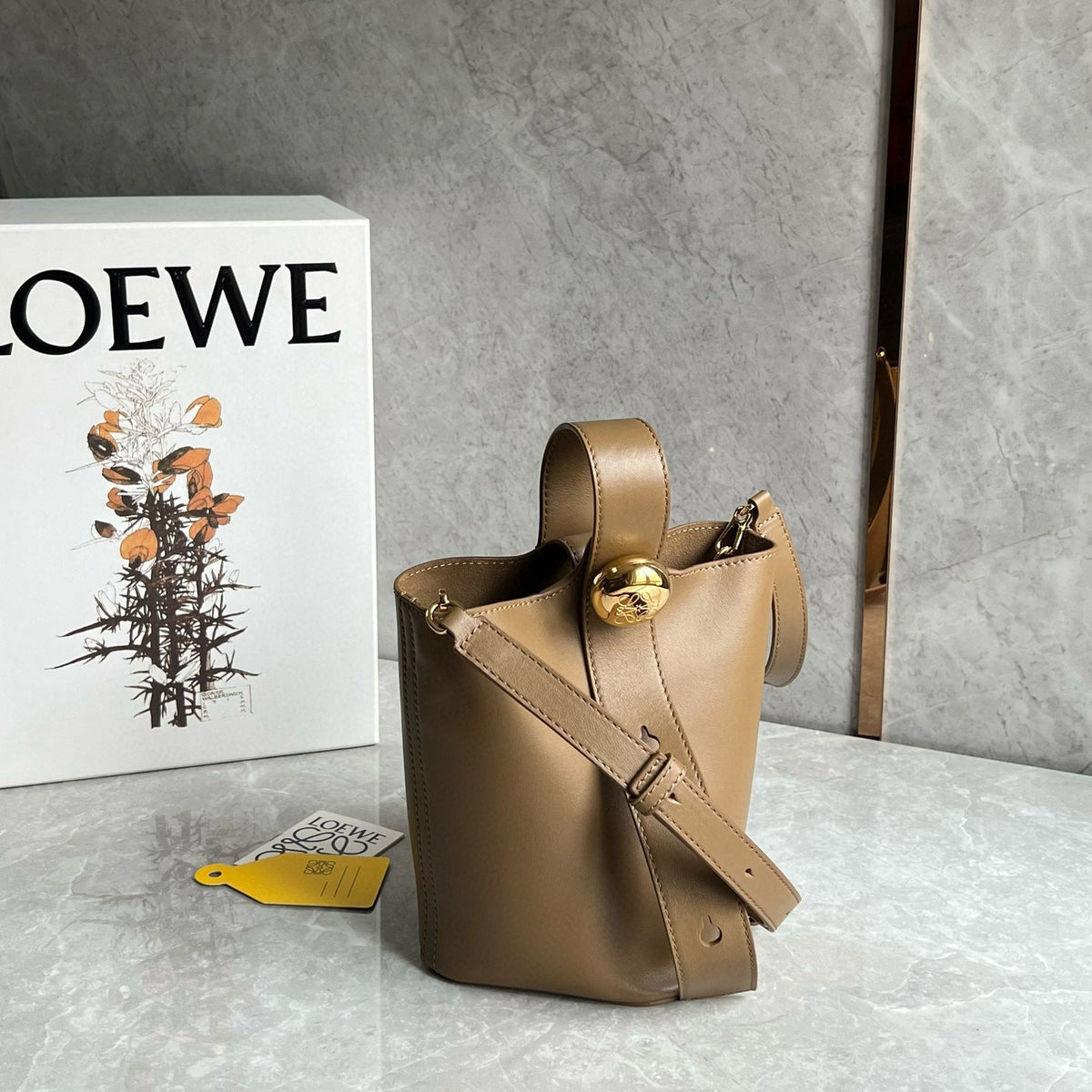 LOEW MINI PEBBLE BUCKET BAG