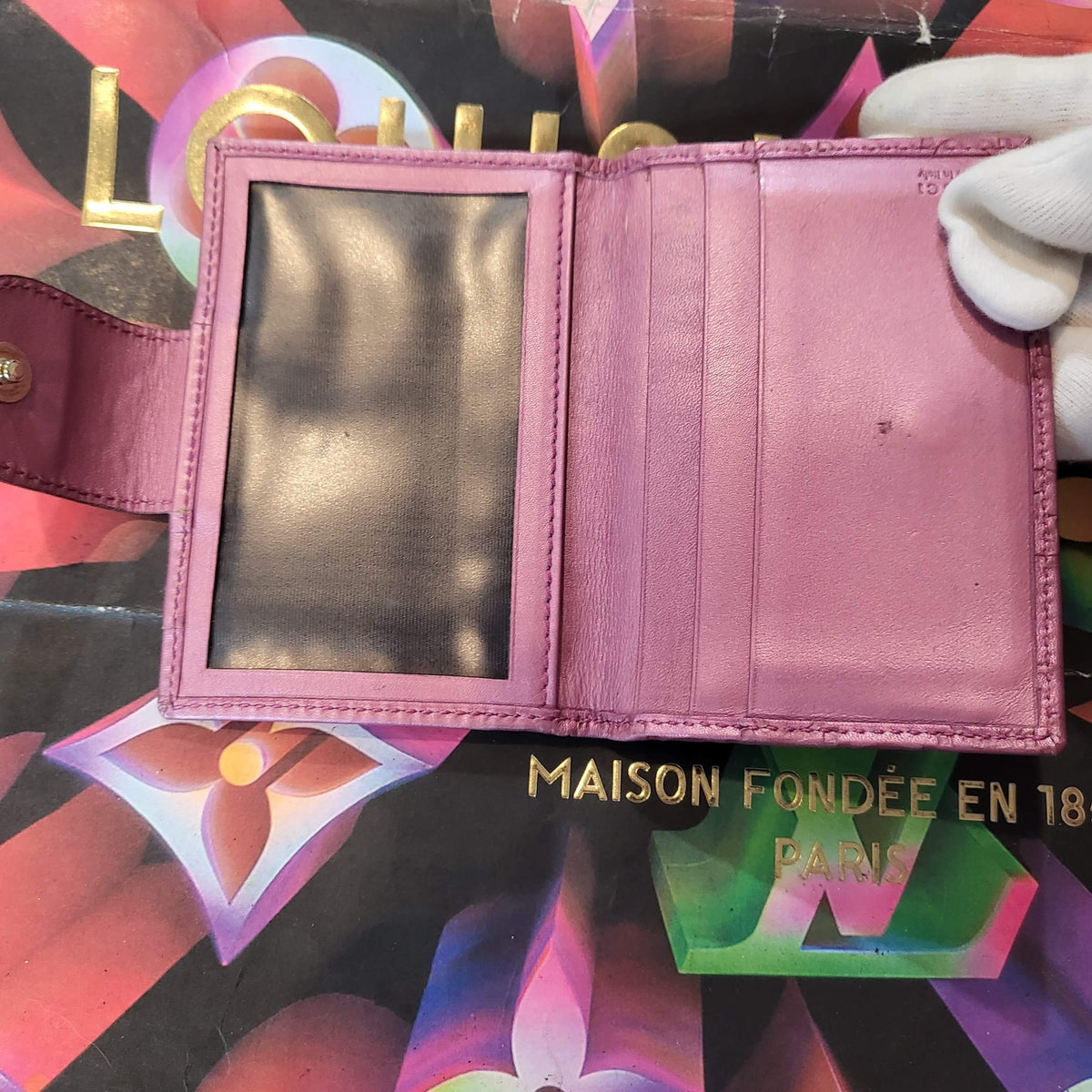 Authentic Gucci Metallic Guccissima Heart Travel Wallet