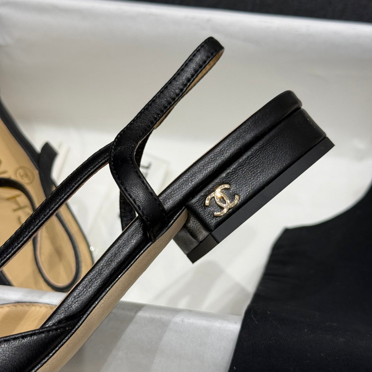 CC SLINGBACK PUMPS