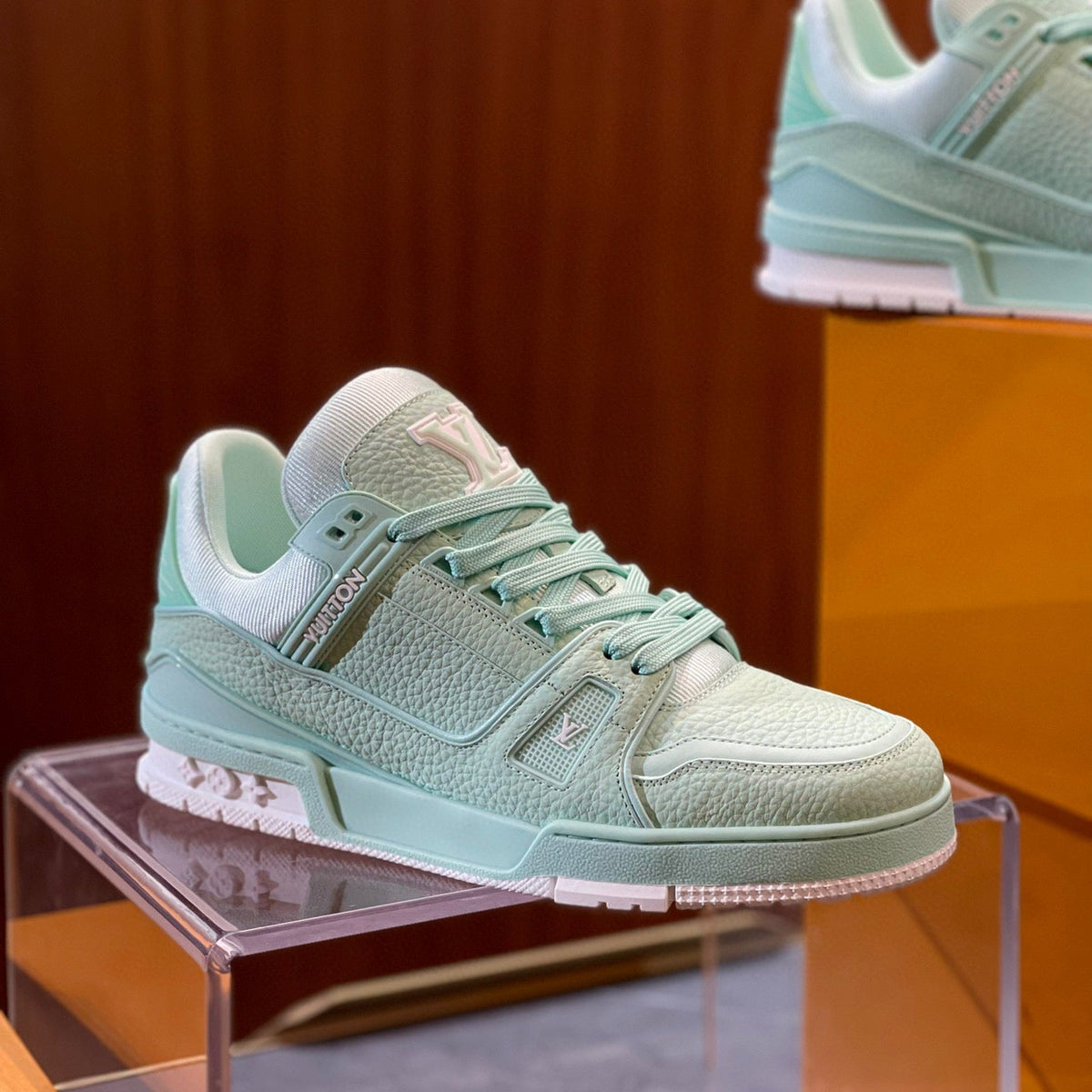 LOU TRAINERS