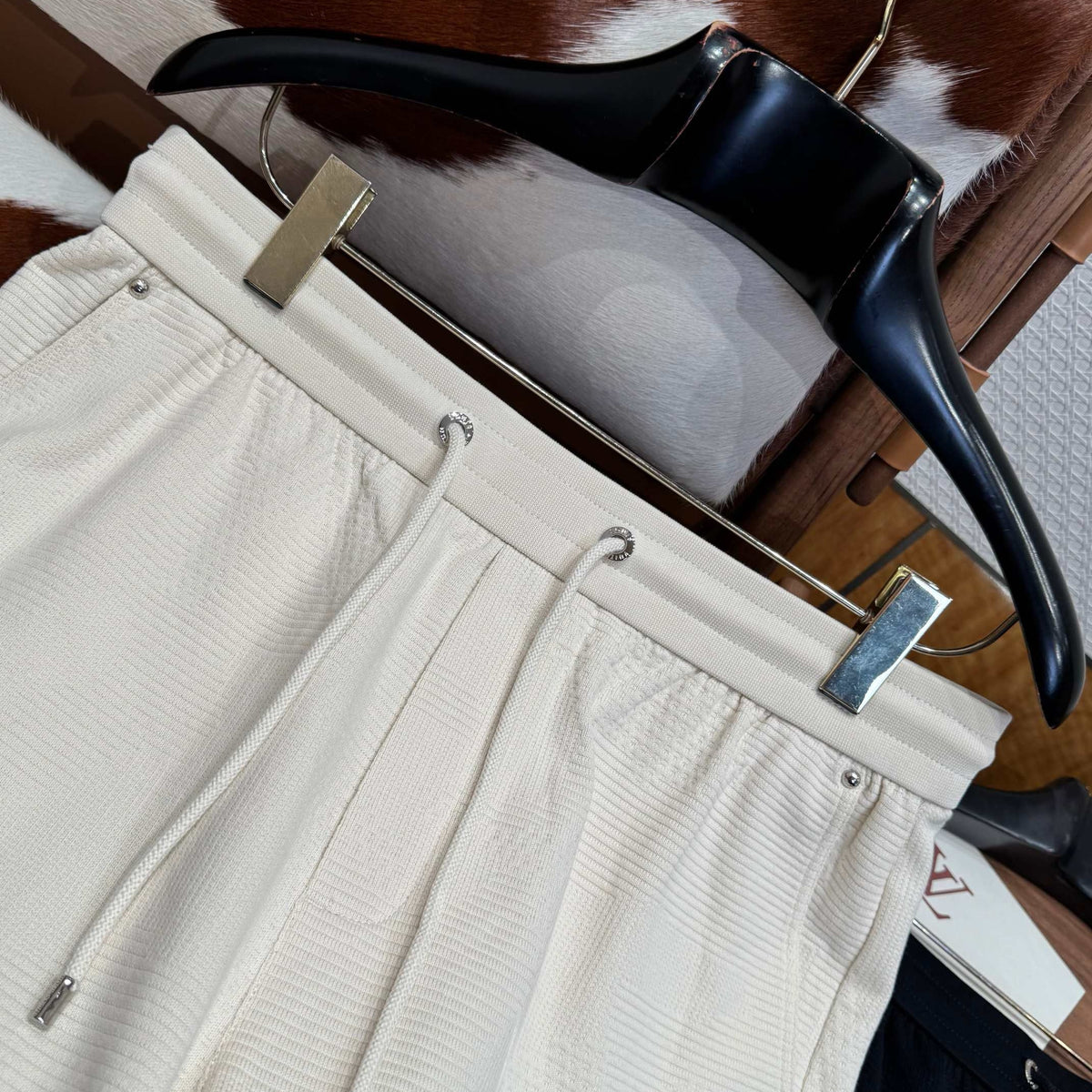 LOU SHORTS