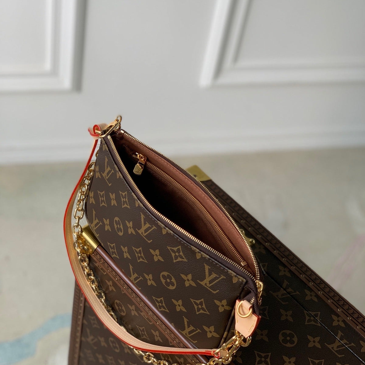 LOU POCHETTE ACCESSORIES